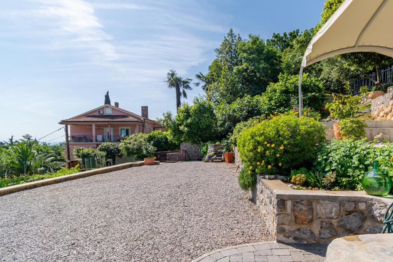 Apartments By The Sea Medveja, Opatija - 7720 ลอฟราน ภายนอก รูปภาพ