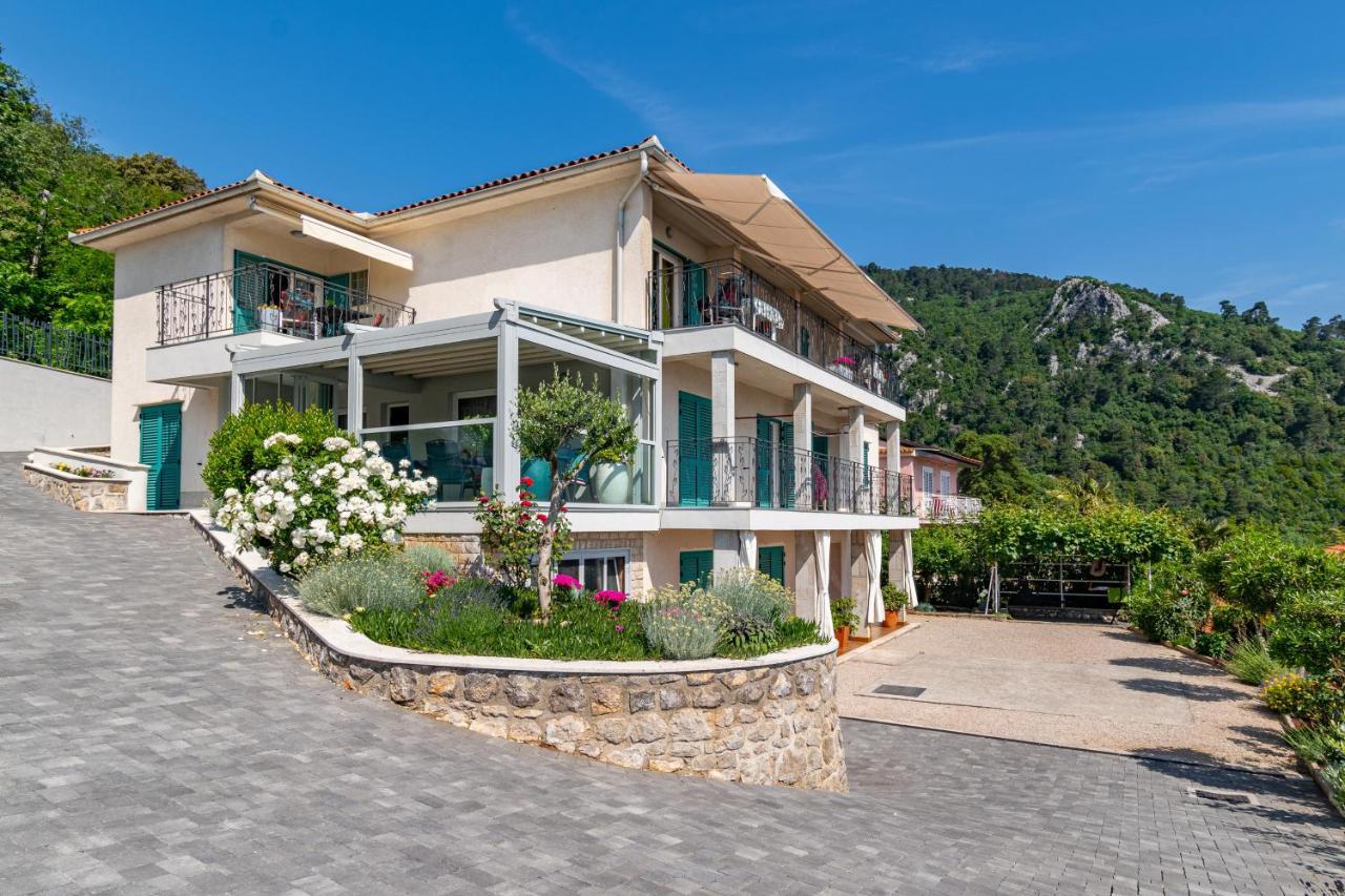 Apartments By The Sea Medveja, Opatija - 7720 ลอฟราน ภายนอก รูปภาพ