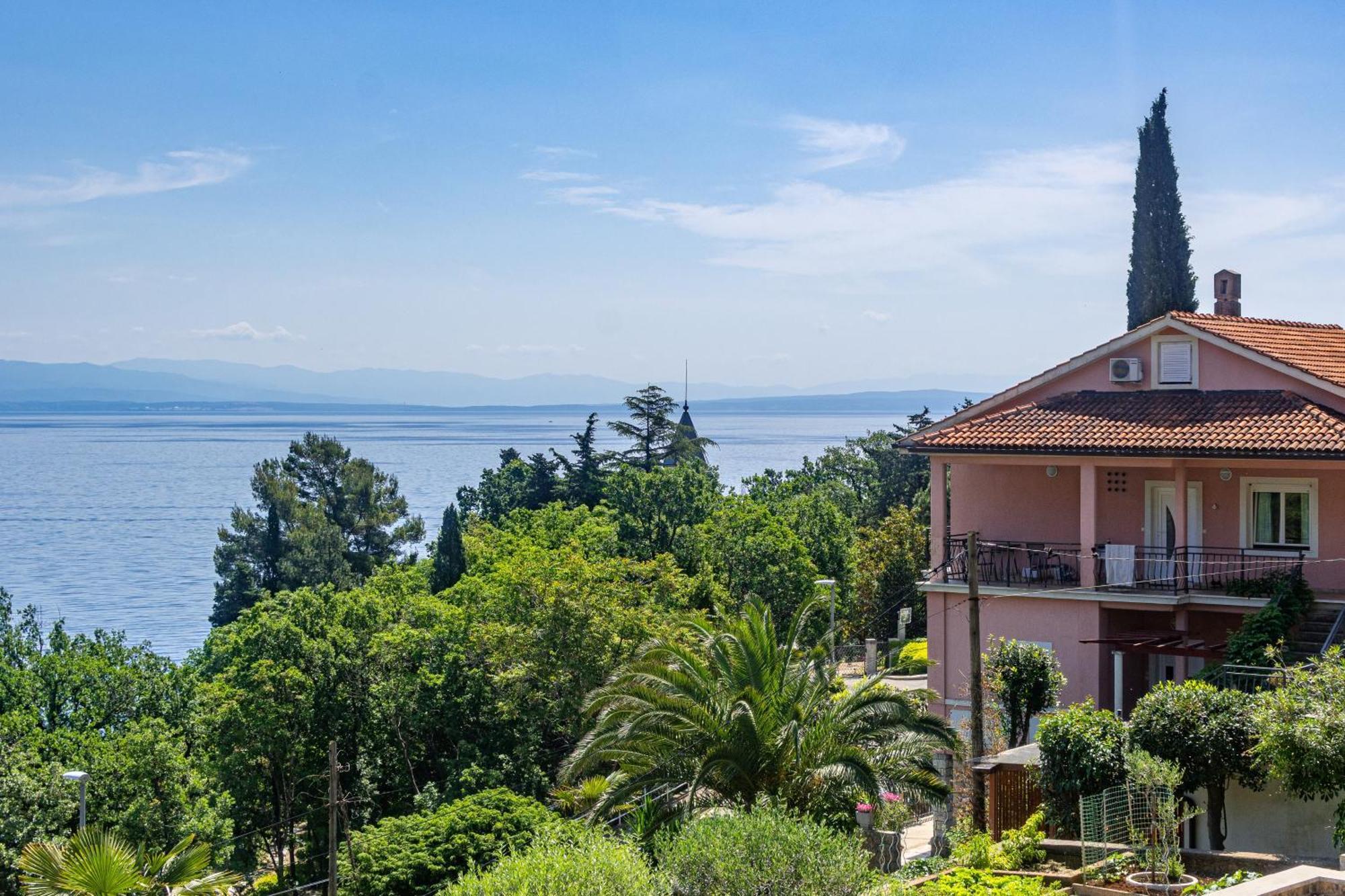 Apartments By The Sea Medveja, Opatija - 7720 ลอฟราน ภายนอก รูปภาพ